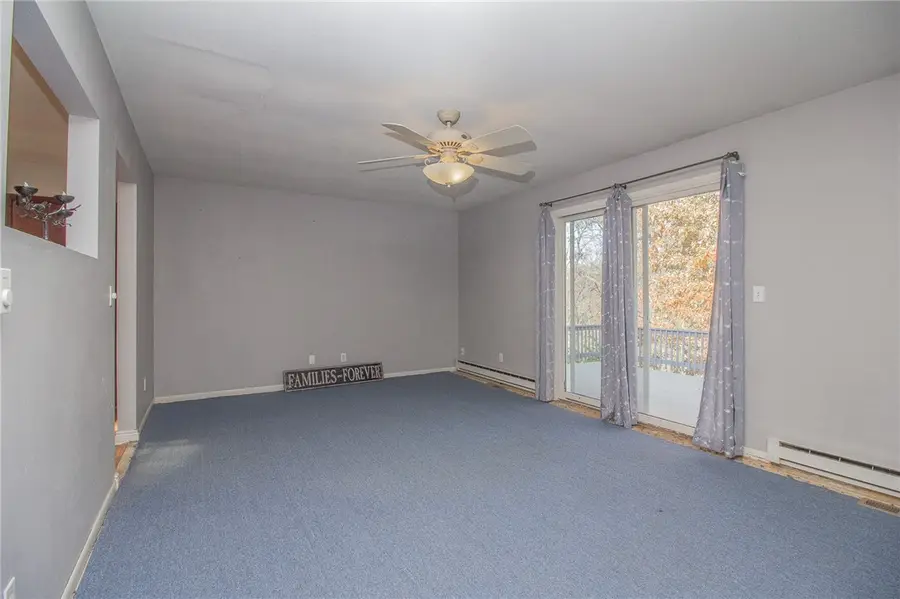 606 Greenbriar Court, Charleston, IL 61920 - Image #2