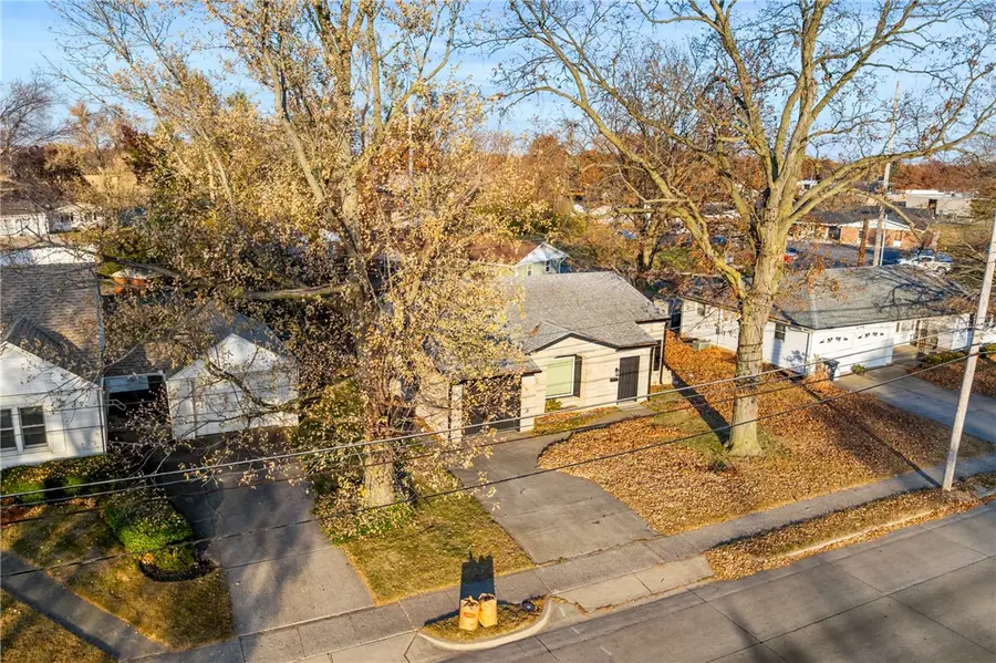 643 E Court Street, Paris, IL 61944 - Image #2