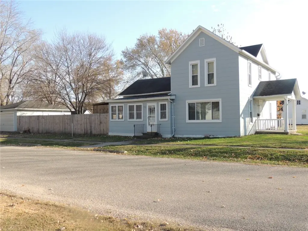 201 S Saint Clair Street, Altamont, IL 62411 - Image #1