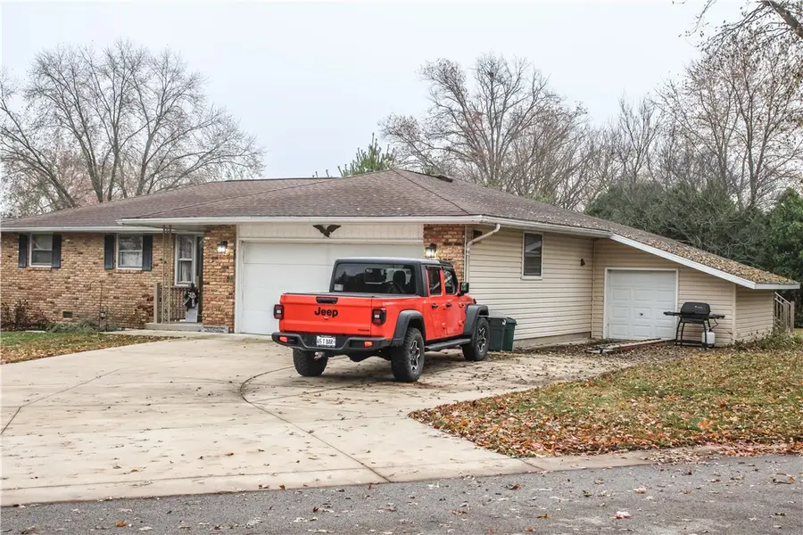 7 Mitchell Avenue, Mattoon, IL 61938 - Image #2