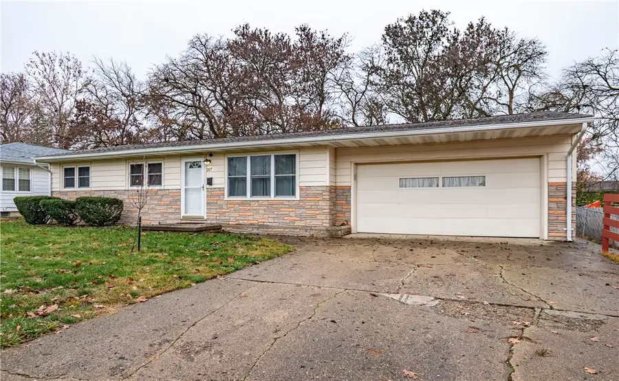 207 Wayside Avenue, Decatur, IL 62521 - Image #2
