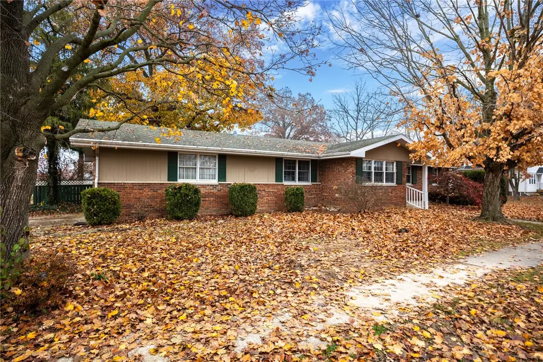 101 S Edwards Street, Altamont, IL 62411 - Image #1