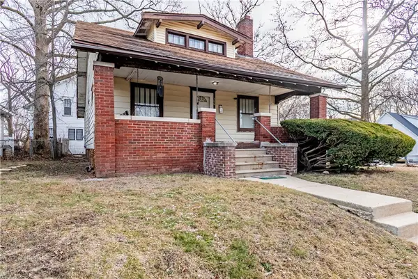 396 S Mcclellan Avenue, Decatur, IL 62522