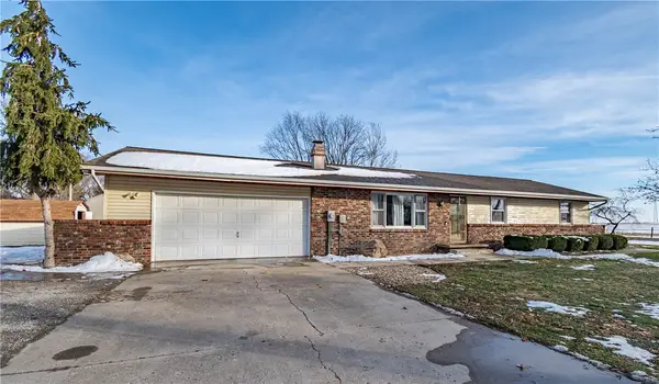 104 N Allen Avenue, Lovington, IL 61937