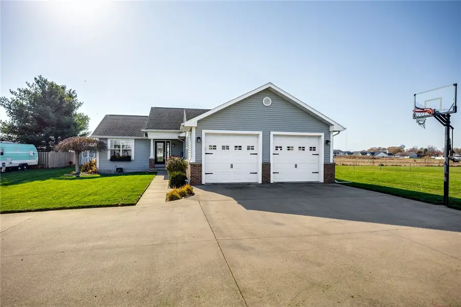 2400 Cumberland Court, Effingham, IL 62401 - Image #2