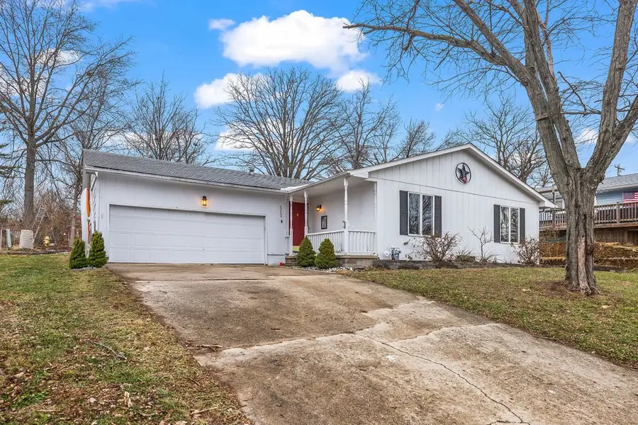 512 Woodland Court, Mount Zion, IL 62549 - Image #2