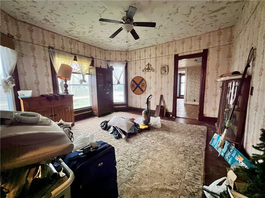 315 Main Street, Oakland, IL 61943 - #3