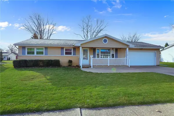 914 Westgate Drive, Charleston, IL 61920