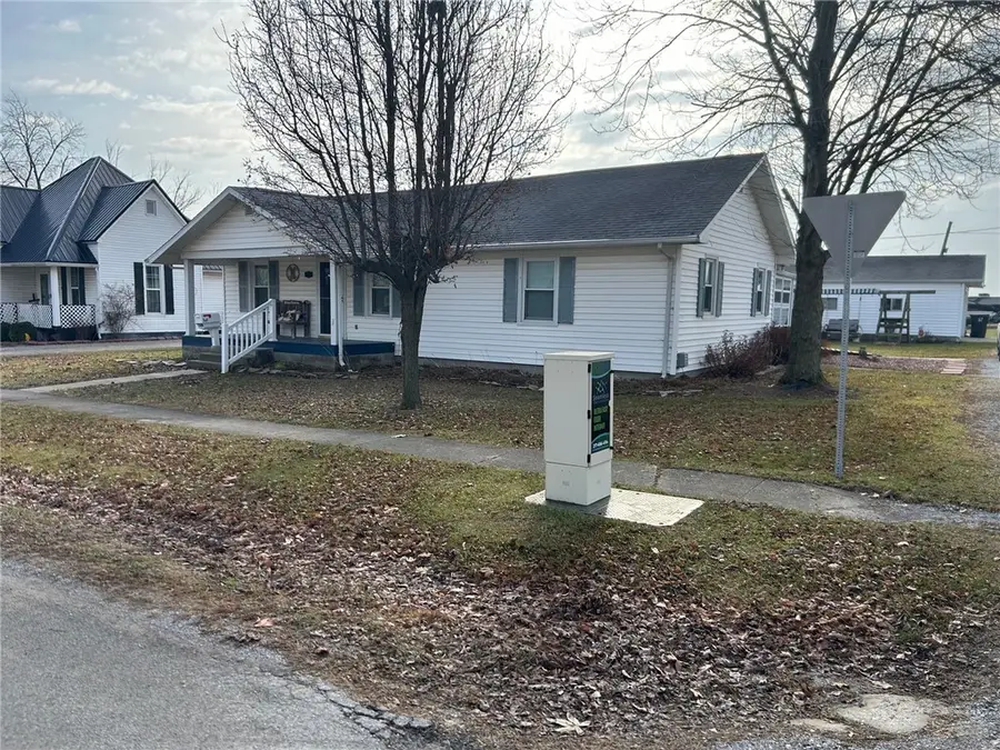 101 E Harrison Avenue, Casey, IL 62420 - Image #2