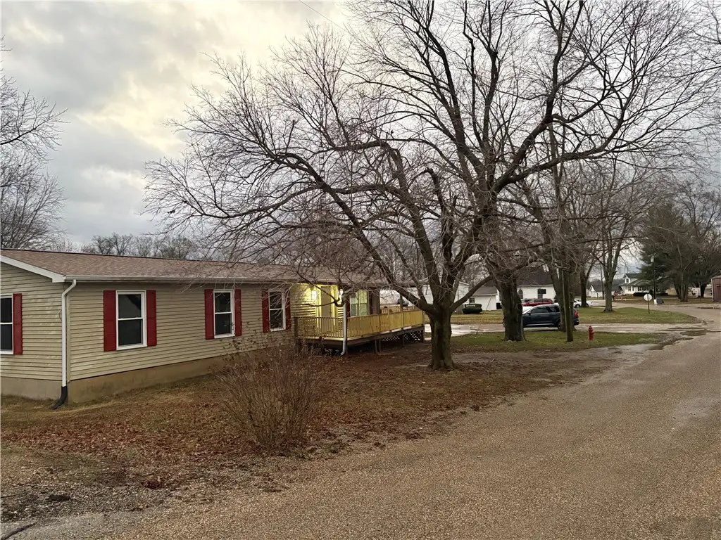 12266 N 960th Street, Effingham, IL 62401 - Image #1