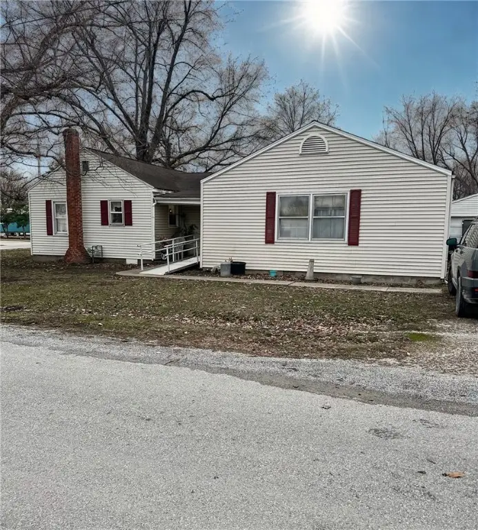 201 N Illinois Street, Toledo, IL 62468 - Image #2