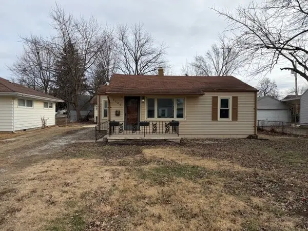 1126 N Oakcrest Avenue, Decatur, IL 62522