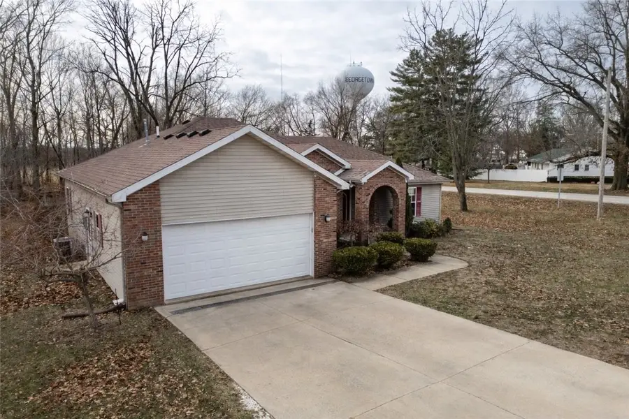 102 Woodland Drive, Georgetown, IL 61846 - Image #2