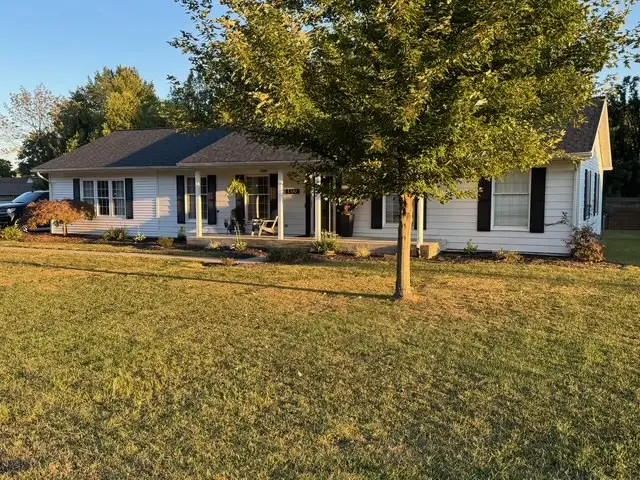 1209 E Hall Street, Olney, IL 62450 - Image #2