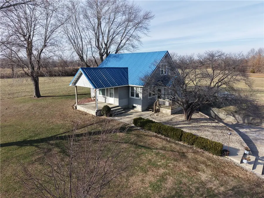 1393 E 225 North Road, Cowden, IL 62422 - Image #2
