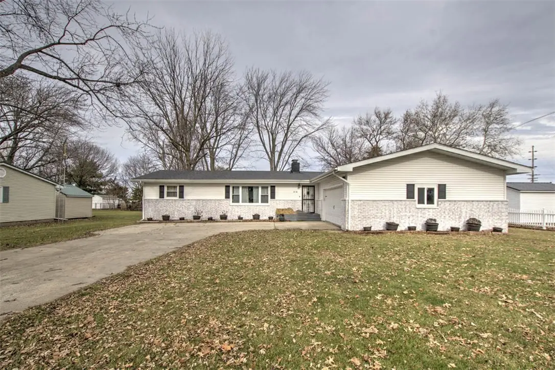 414 W Crea Street, Cerro Gordo, IL 61818 - Image #1