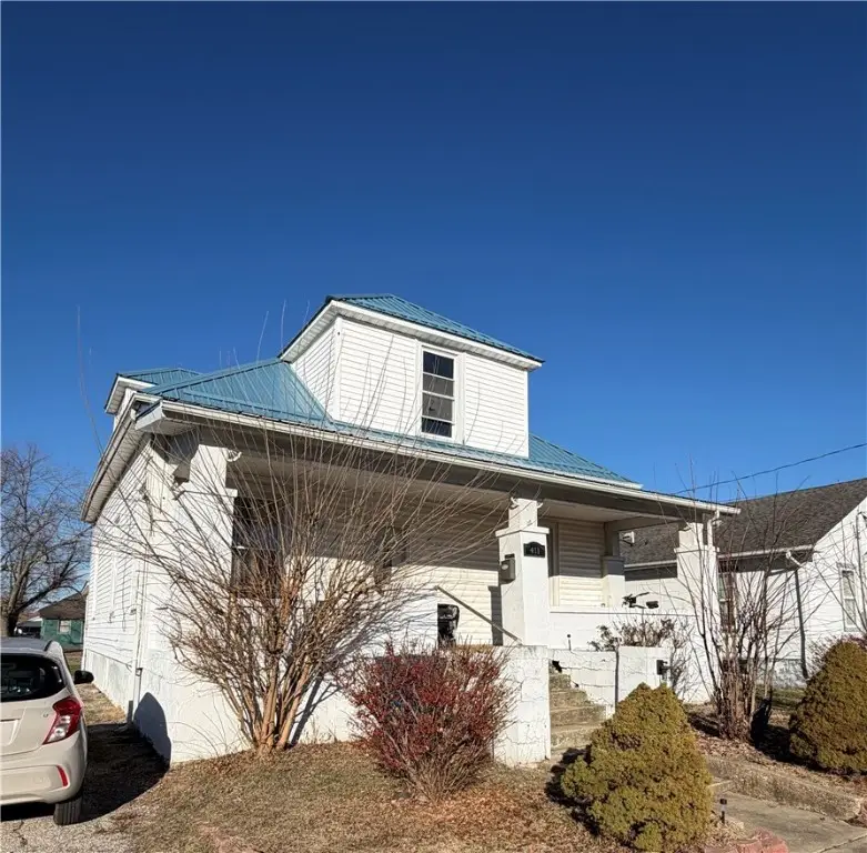 411 Maple Street, Lawrenceville, IL 62439 - Image #1