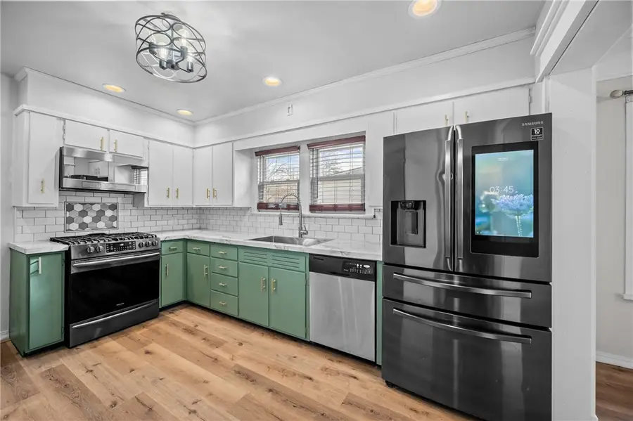 914 N Main Street, Paris, IL 61944 - Image #2