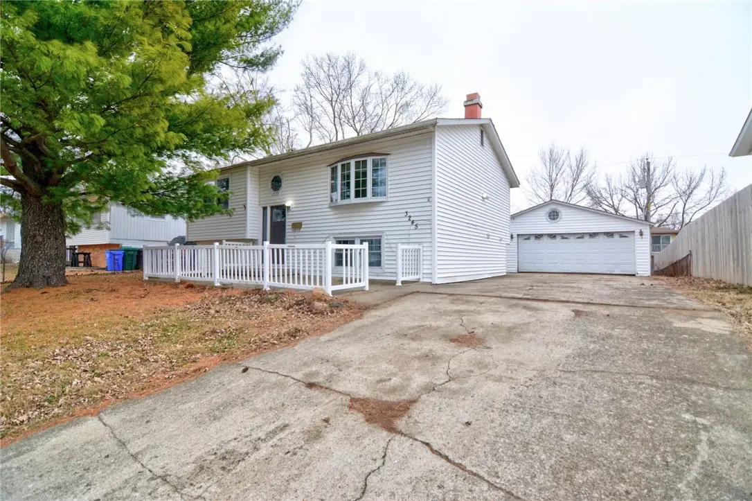 3245 E Robin Drive, Decatur, IL 62526 - Image #1