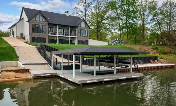 10028 E Pineridge Road, Effingham, IL 62401