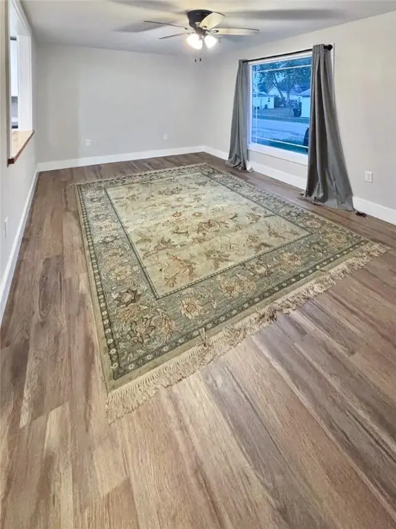 305 SW 2nd Street, Casey, IL 62420 - Image #2