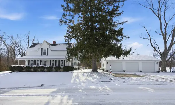 2644 N County Road 1800 E Road, Charleston, IL 61920