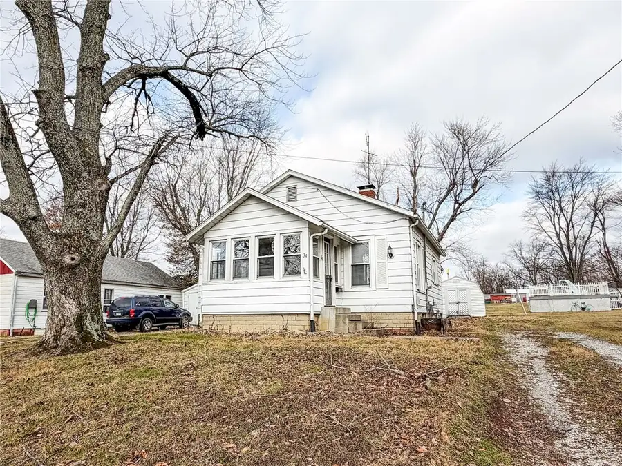 34 W Walnut Street, Albion, IL 62806 - Image #3