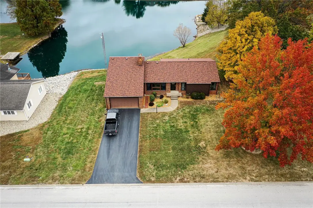 10 Lakeview Drive, Marshall, IL 62441 - Image #1