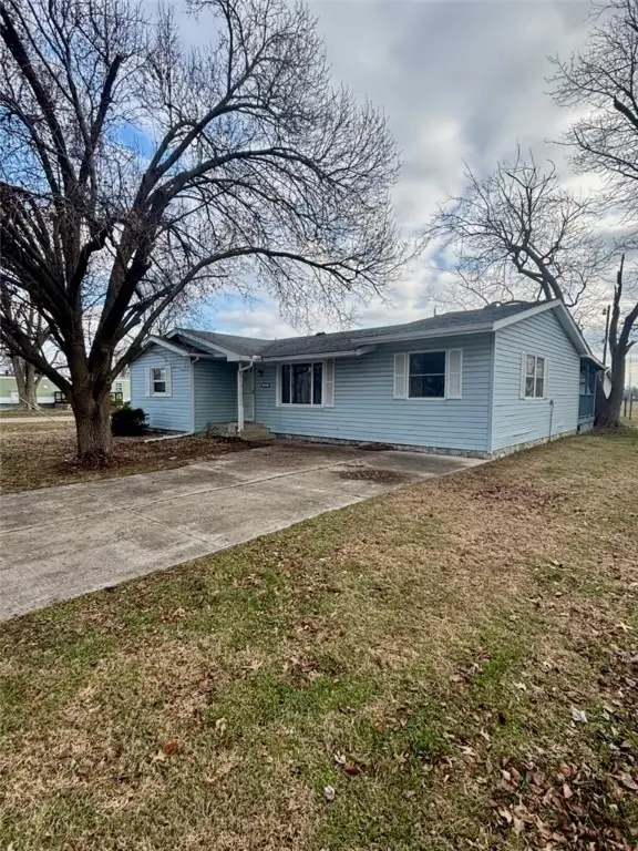 612 Ash Street, Edgewood, IL 62426 - Image #1