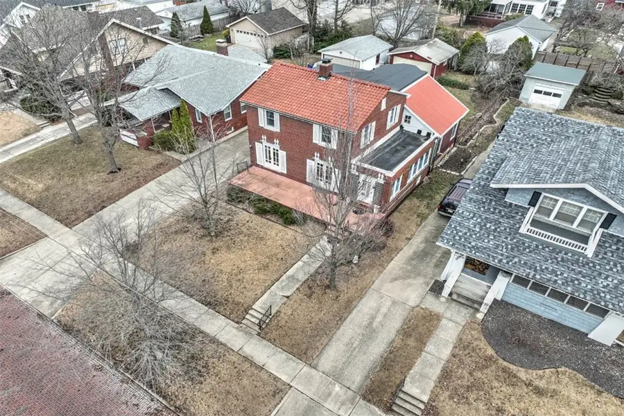 160 N Taylor Avenue, Decatur, IL 62522 - Image #2