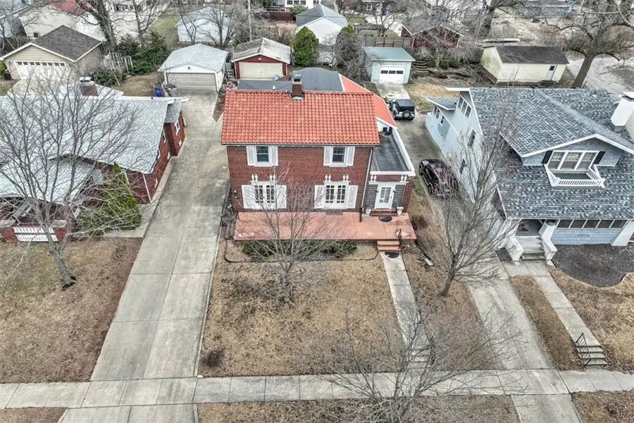 160 N Taylor Avenue, Decatur, IL 62522 - Image #3