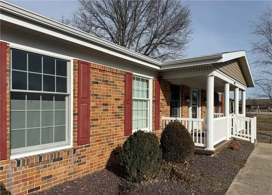 1002 W Evergreen Avenue, Effingham, IL 62401 - Image #3