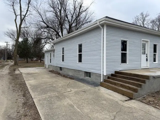 307 W 5th Street, Pana, IL 62557 - Image #2