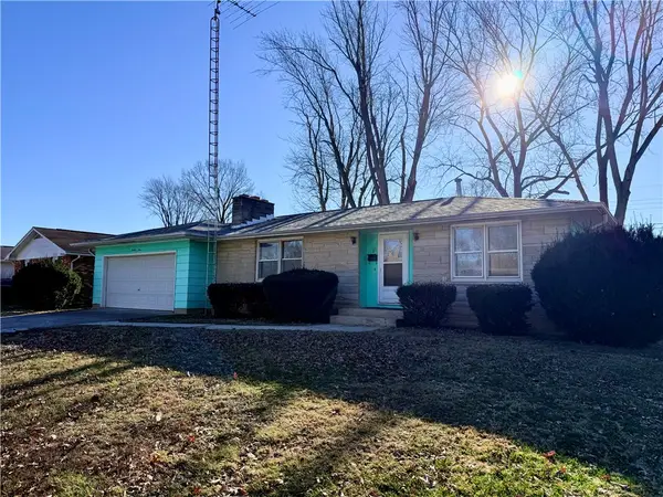 21 N Lakewood Drive, Effingham, IL 62401