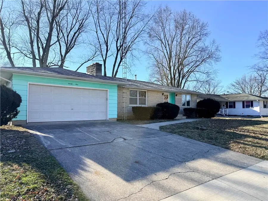21 N Lakewood Drive, Effingham, IL 62401 - Image #3