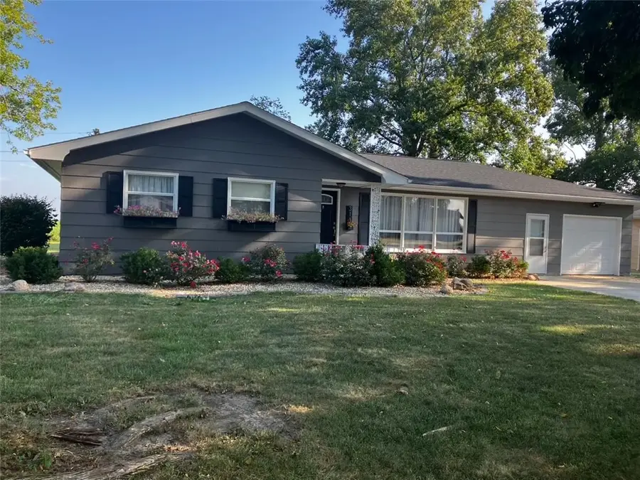 313 E North 3rd Street, Findlay, IL 62534 - Image #2