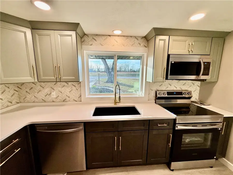 3930 S Mount Zion Road, Decatur, IL 62521 - Image #3