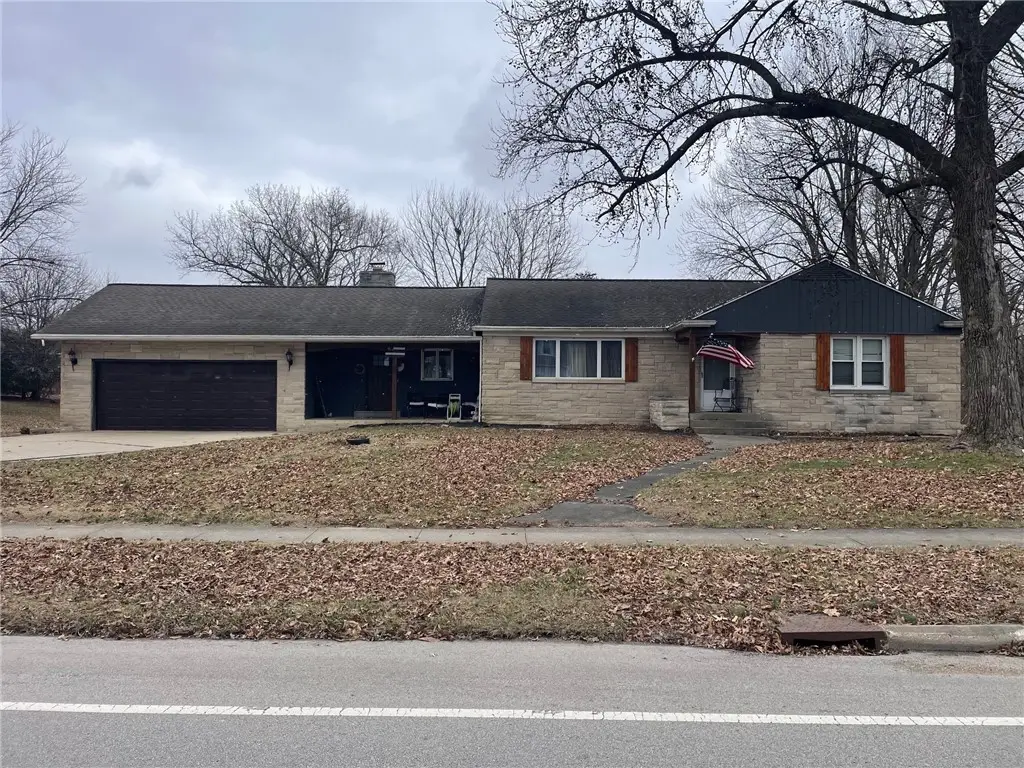 806 S 4th Street, Effingham, IL 62401 - Image #1