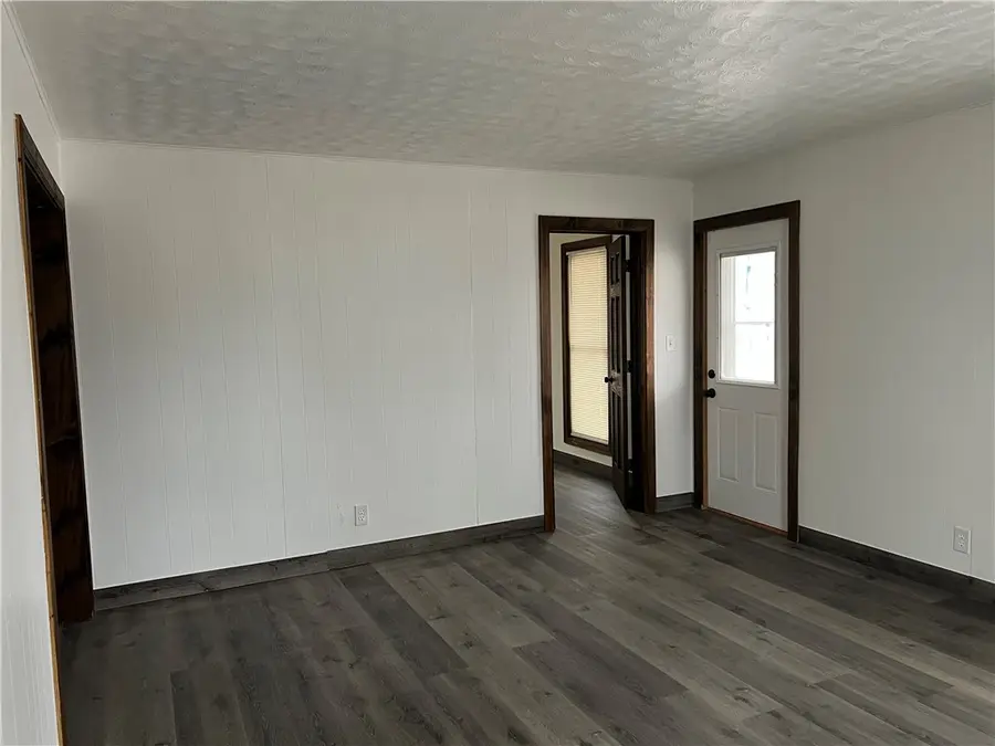 301 S 3rd Street, Altamont, IL 62411 - Image #3