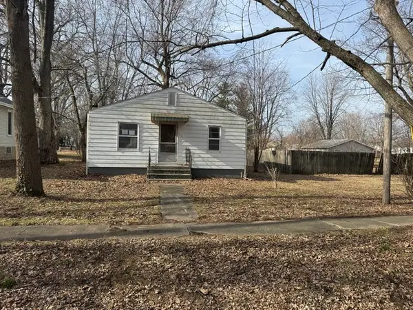 113 S Maple Street, Stonington, IL 62567