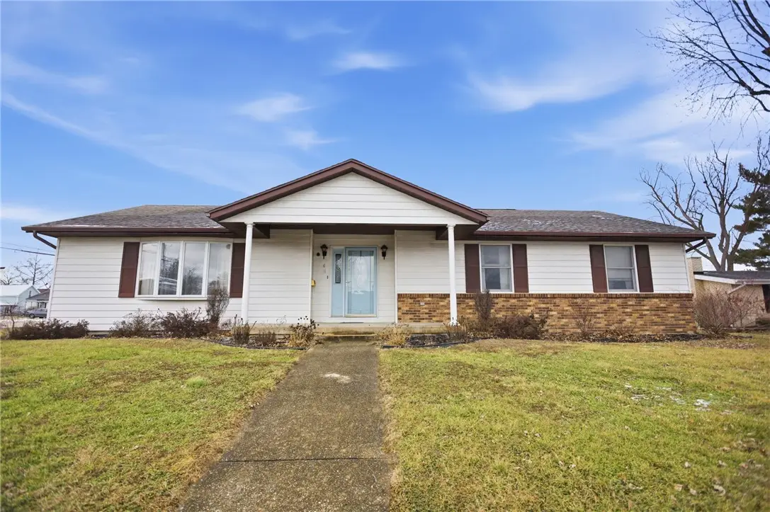 4 N Edwards Street, Altamont, IL 62411 - Image #1