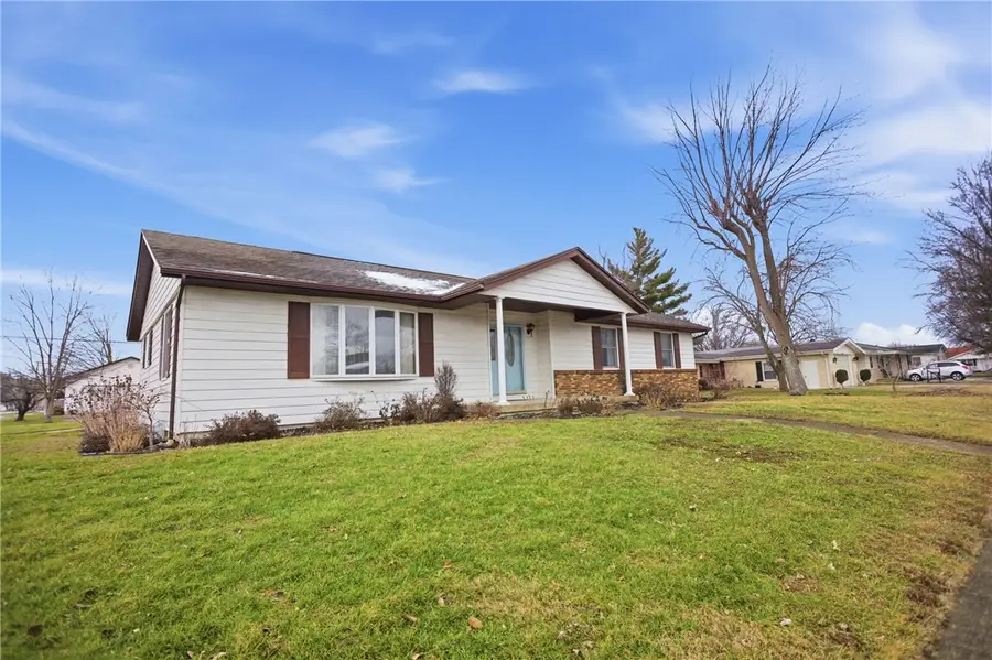 4 N Edwards Street, Altamont, IL 62411 - Image #3