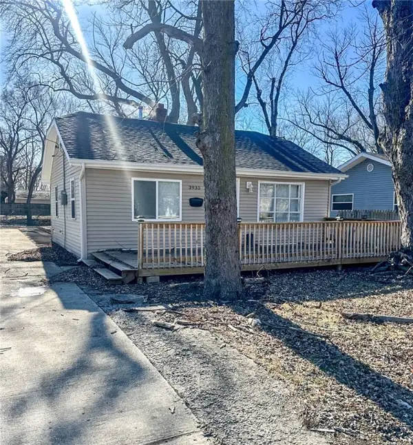 3935 E Hickory Street, Decatur, IL 62526