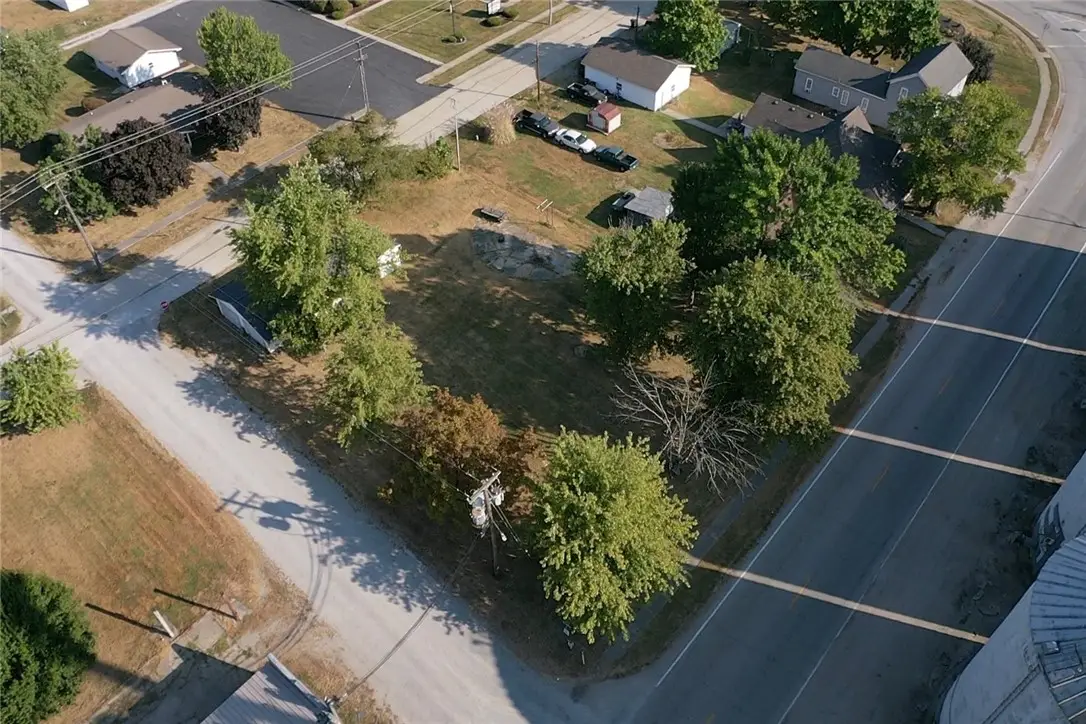 301 Chestnut Street, Farina, IL 62838 - Image #1