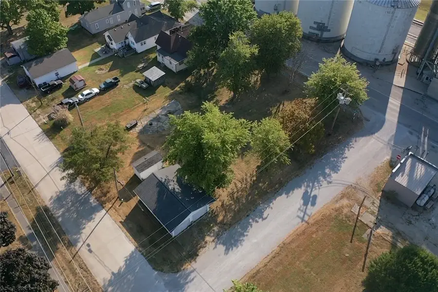 301 Chestnut Street, Farina, IL 62838 - Image #2