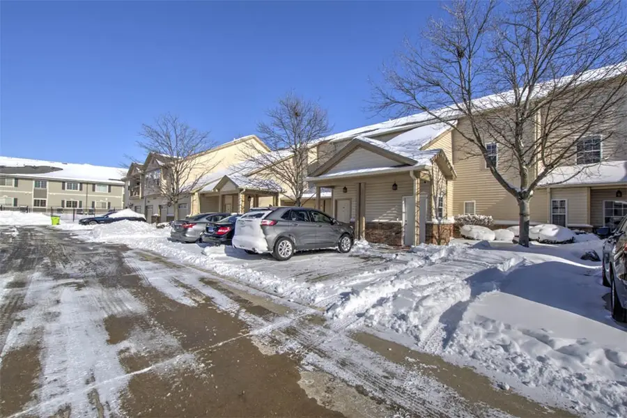 3742 Thornhill Circle #3742, Champaign, IL 61822 - Image #2
