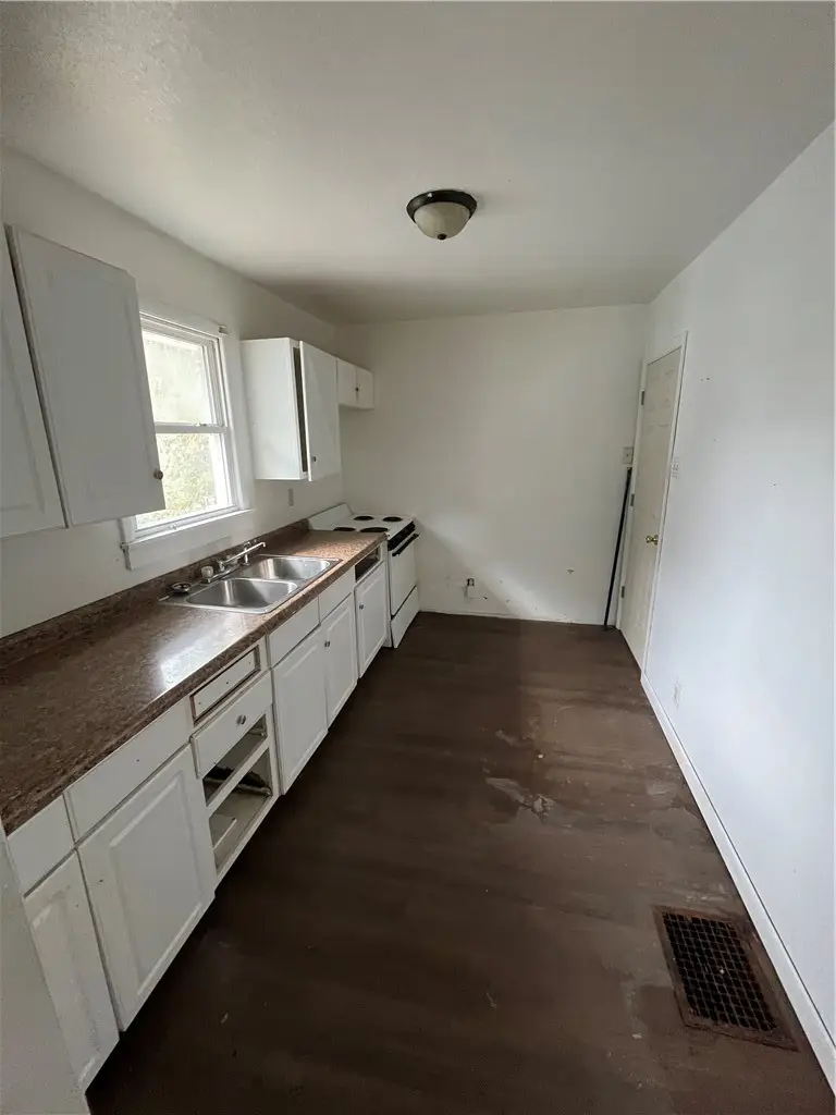 1225 S Silas Street, Decatur, IL 62521 - #3