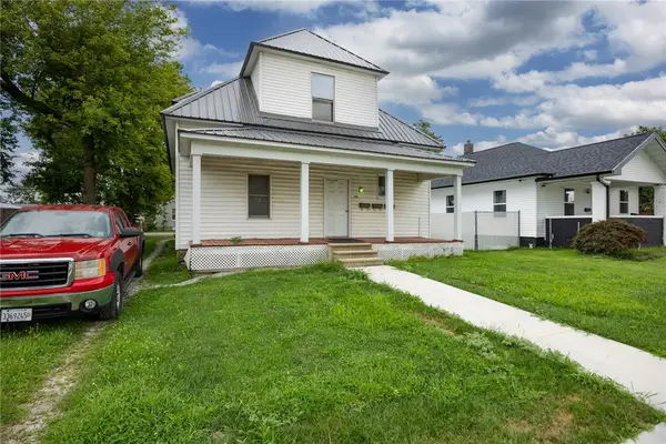 702 W Fayette Avenue, Effingham, IL 62401