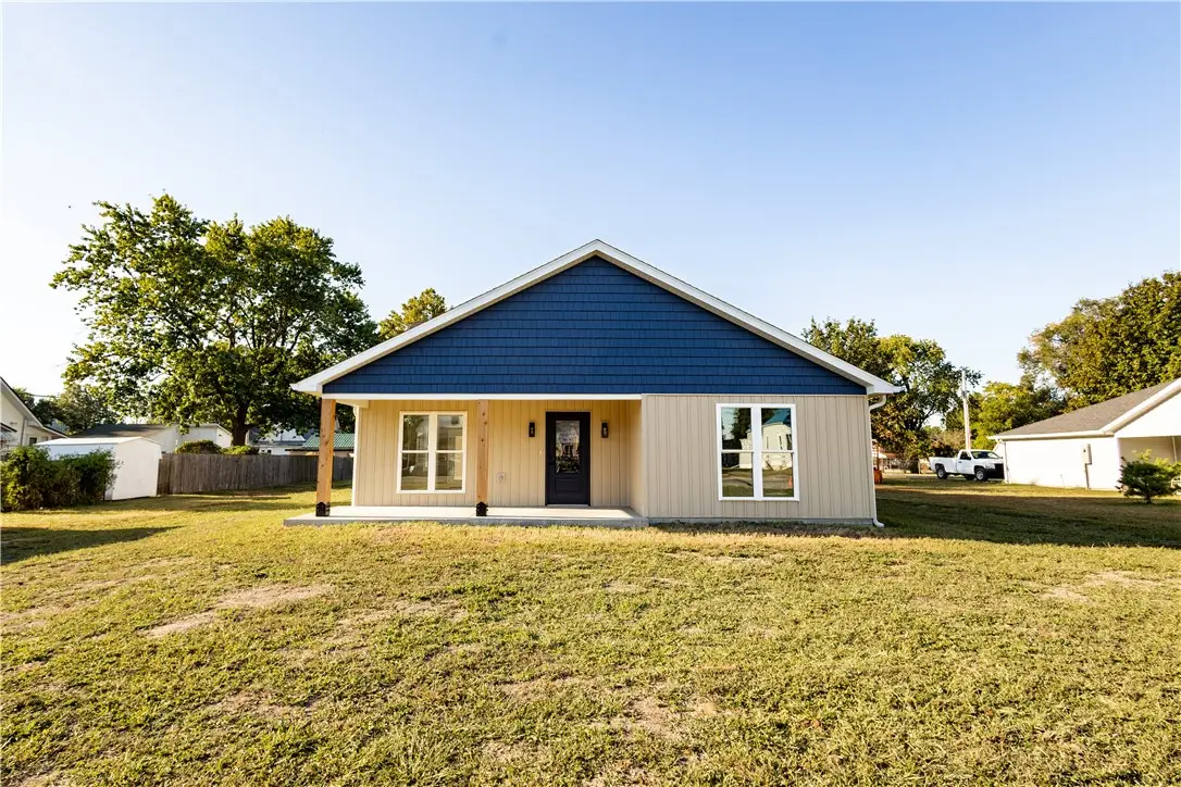 108 E North 2nd Street, Findlay, IL 62534 - #1