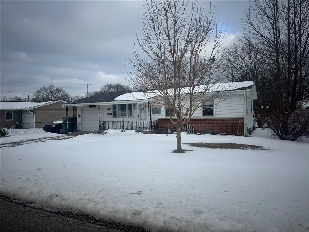 708 Glendale Avenue, Tilton, IL 61833 - Image #1